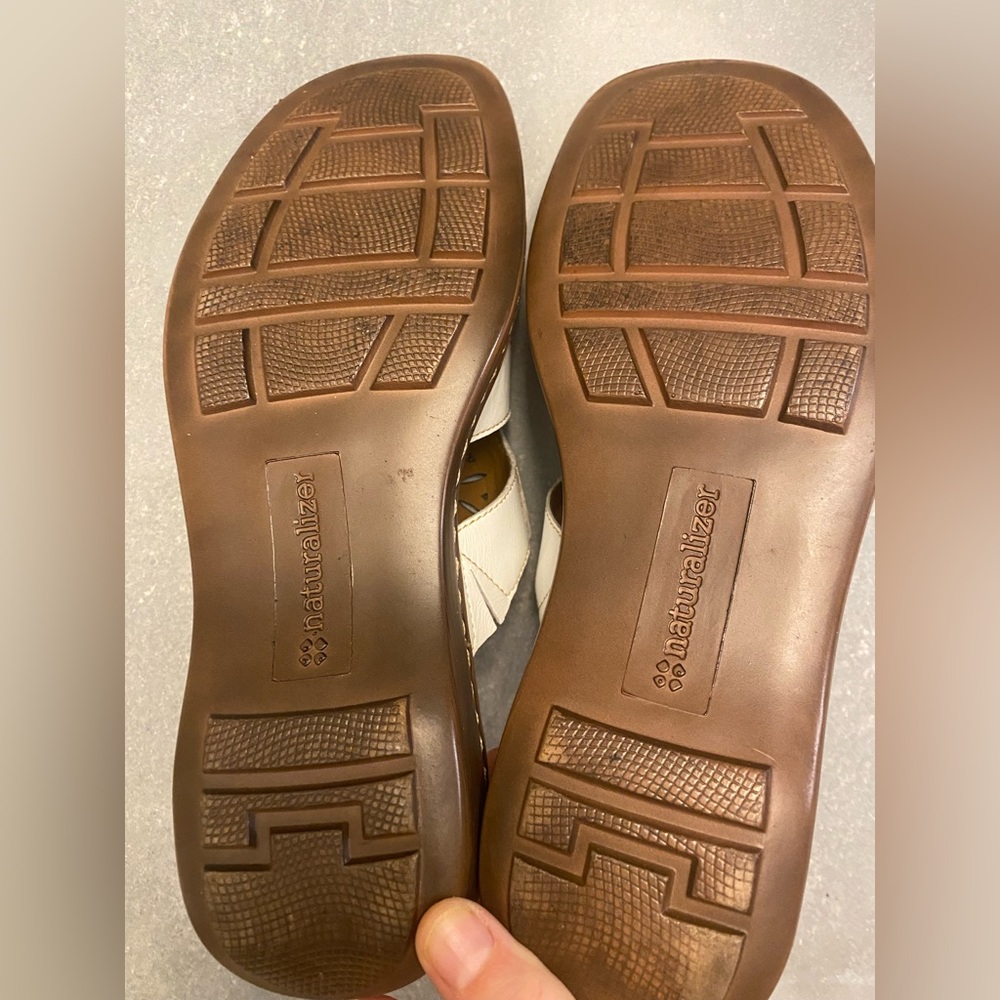 Naturalizer White Leather Women's Sandals size 7.5 - Picture 5 of 6